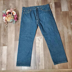 Levi's 501 Men's Original Fit Button Fly Medium Wash Blue Jeans 42x32